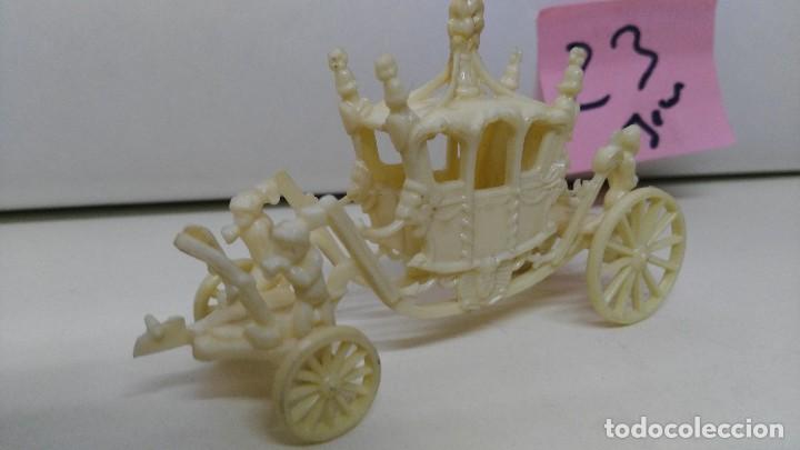 Figuras de goma y PVC: DUNKIN PREMIUM  CARROZA - Foto 2