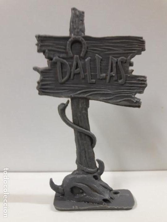 Figuras de goma y PVC: CARTEL DE DALLAS . COMPLEMENTO PARA DECORADO DEL OESTE - Foto 1