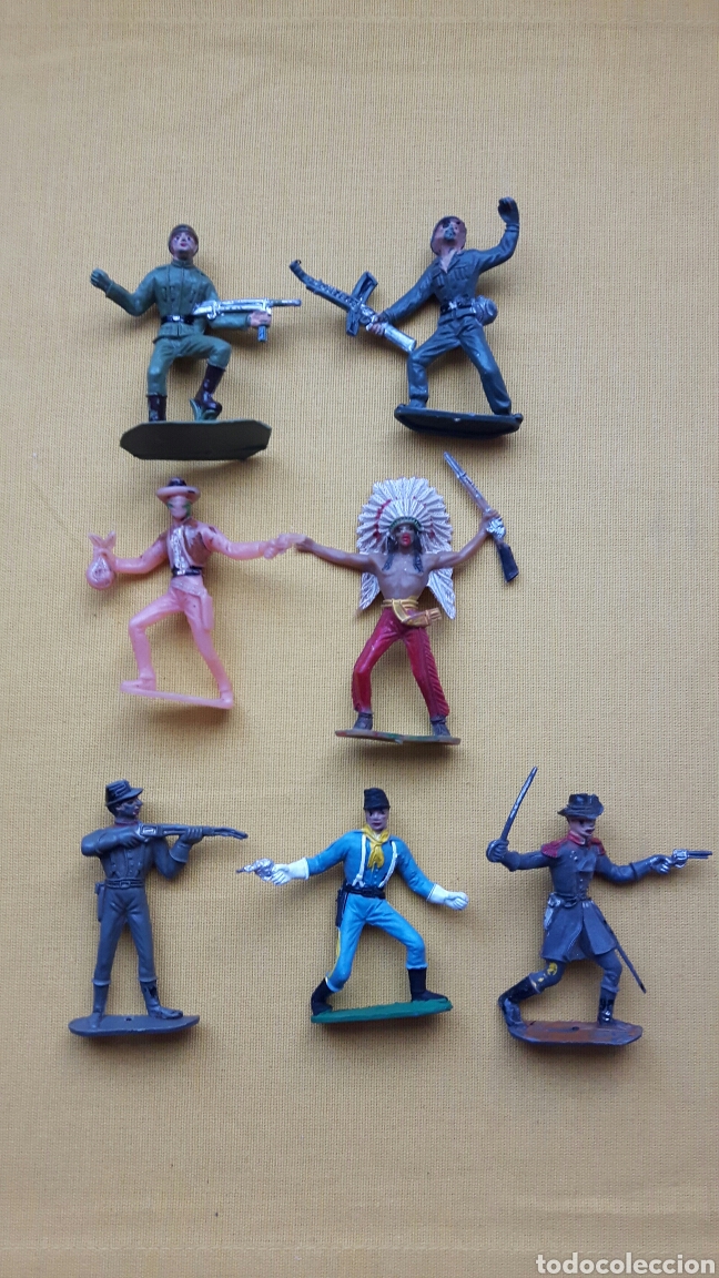 Figuras de goma y PVC: Lote comansi - Foto 1