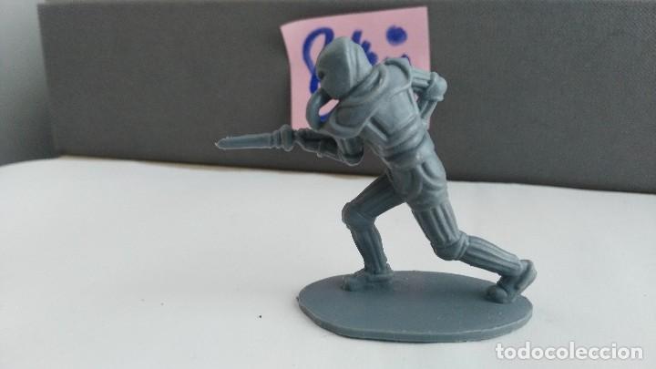 Figuras de goma y PVC: ANTIGUA ESPACIO FIGURA PLASTICO DE - Foto 3