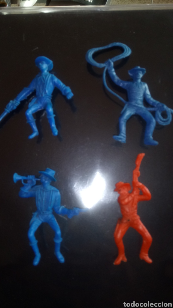 Figuras de goma y PVC: LOTE DE 4 COW-BOY PIPEROS.