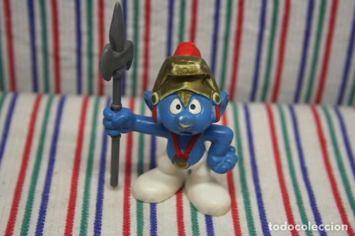 PITUFO ROMANO CON LANZA DE PEYO