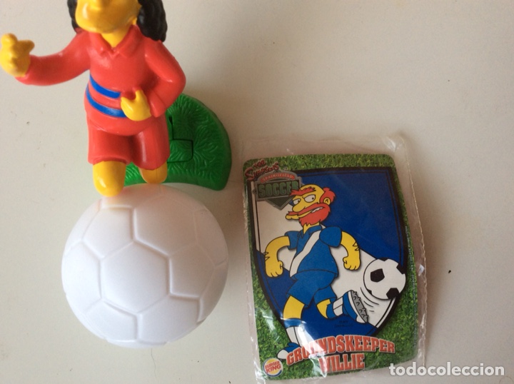 Figuras de goma y PVC: DOS MU&Ntilde;ECOS + BALON DE PVC LOS SIMPSON - Foto 2