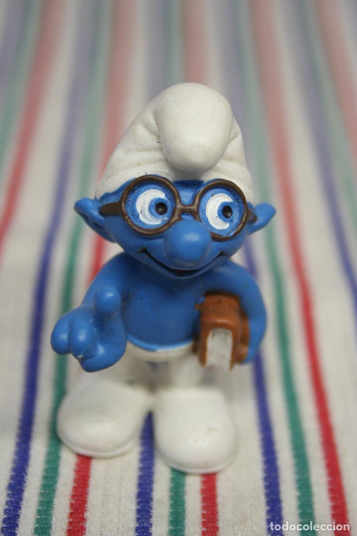 Figuras de goma y PVC: PITUFO FILOSOFO CON LIBRO DE SCHLEICH - Foto 2