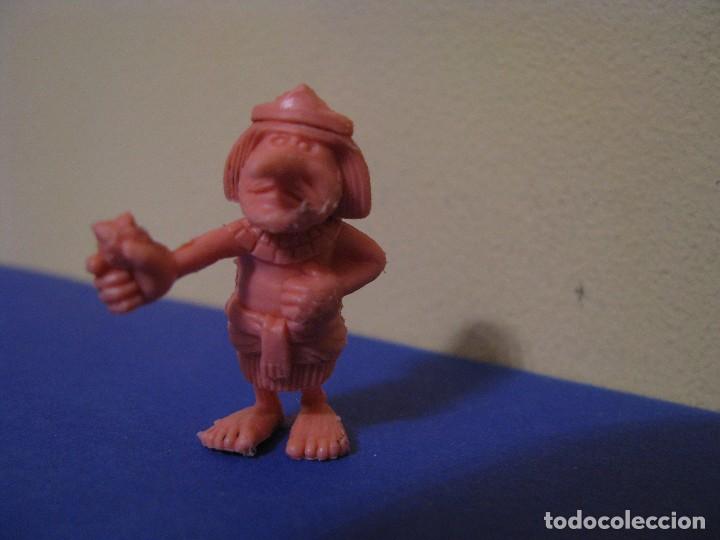 Figuras de goma y PVC: FIGURA DE CAPATAZ DE ASTERIX. DUNKIN. - Foto 1