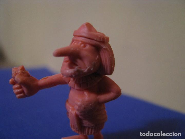 Figuras de goma y PVC: FIGURA DE CAPATAZ DE ASTERIX. DUNKIN. - Foto 3