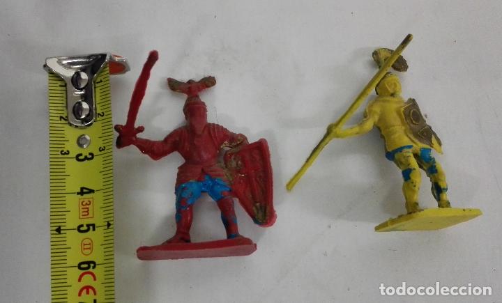 Figuras de goma y PVC: Dos medievales de Lafredo? - Foto 2