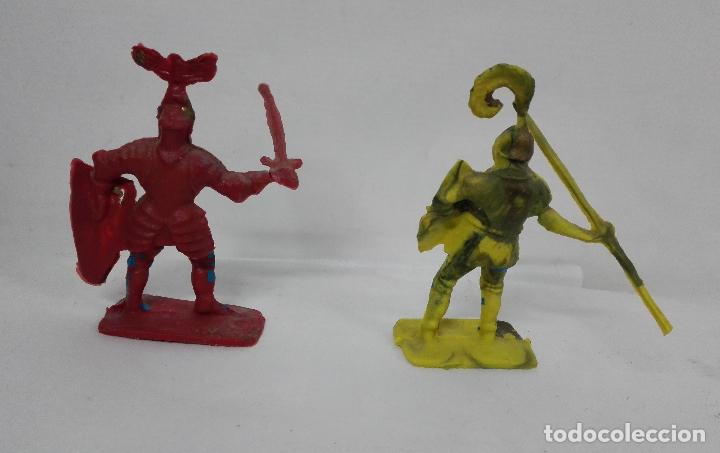 Figuras de goma y PVC: Dos medievales de Lafredo? - Foto 3