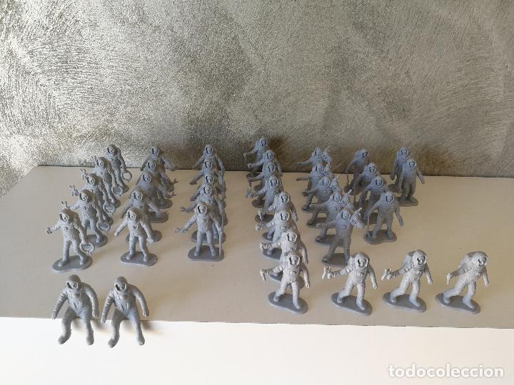 Figuras de goma y PVC: LOTE ASTRONAUTAS PVC - Foto 1