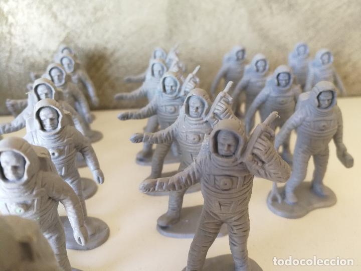 Figuras de goma y PVC: LOTE ASTRONAUTAS PVC - Foto 7