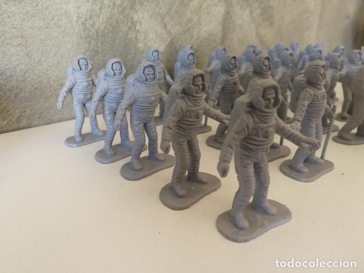 Figuras de goma y PVC: LOTE ASTRONAUTAS PVC - Foto 11