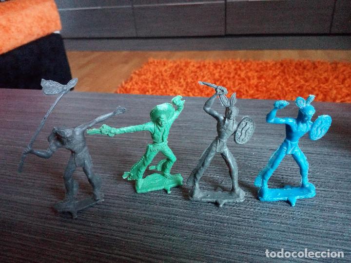 Figuras de goma y PVC: LOTE 4 INDIOS Y VAQUEROS - S&Iacute;MIL LAFREDO - A&Ntilde;OS 70 - Foto 1