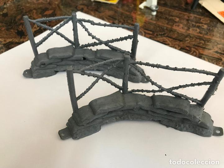 Figuras de goma y PVC: Alambradas PECH - Foto 1