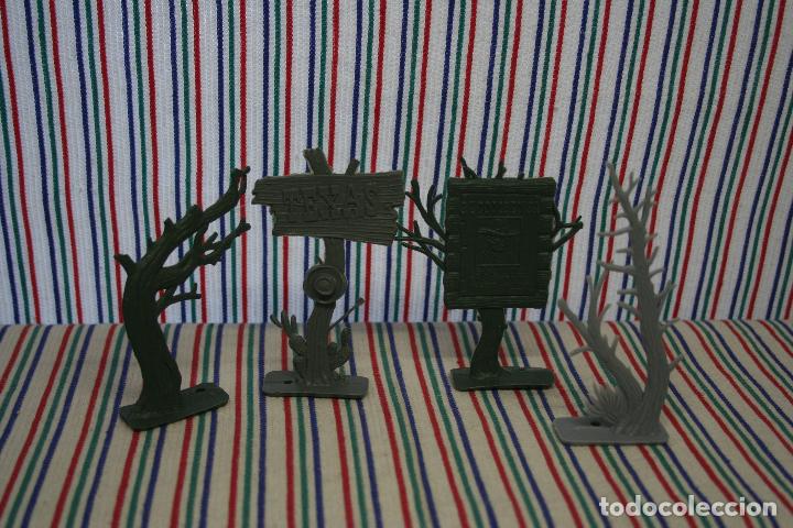 Figuras de goma y PVC: ARBOLES LETREROS COMANSI - Foto 1
