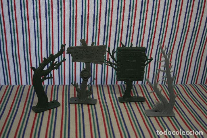 Figuras de goma y PVC: ARBOLES LETREROS COMANSI - Foto 2