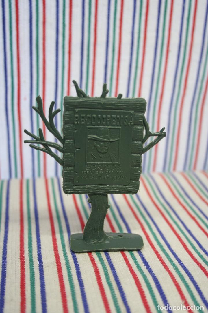 Figuras de goma y PVC: ARBOLES LETREROS COMANSI - Foto 6