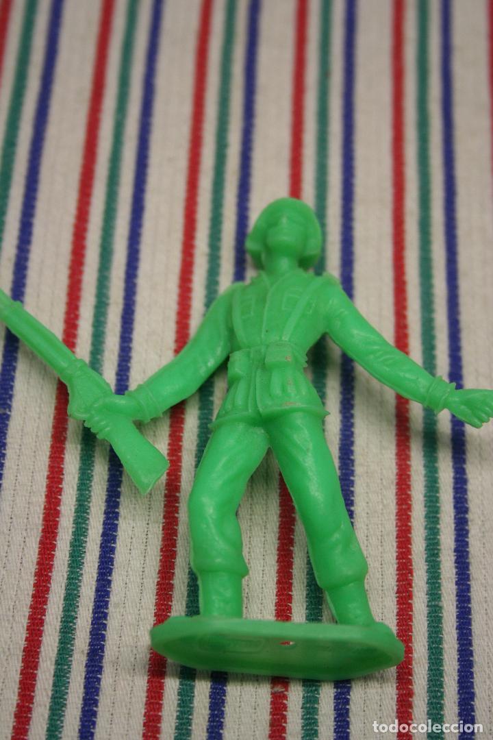 Figuras de goma y PVC: 2 SOLDADOS ESPA&Ntilde;OLES COMANSI - Foto 4