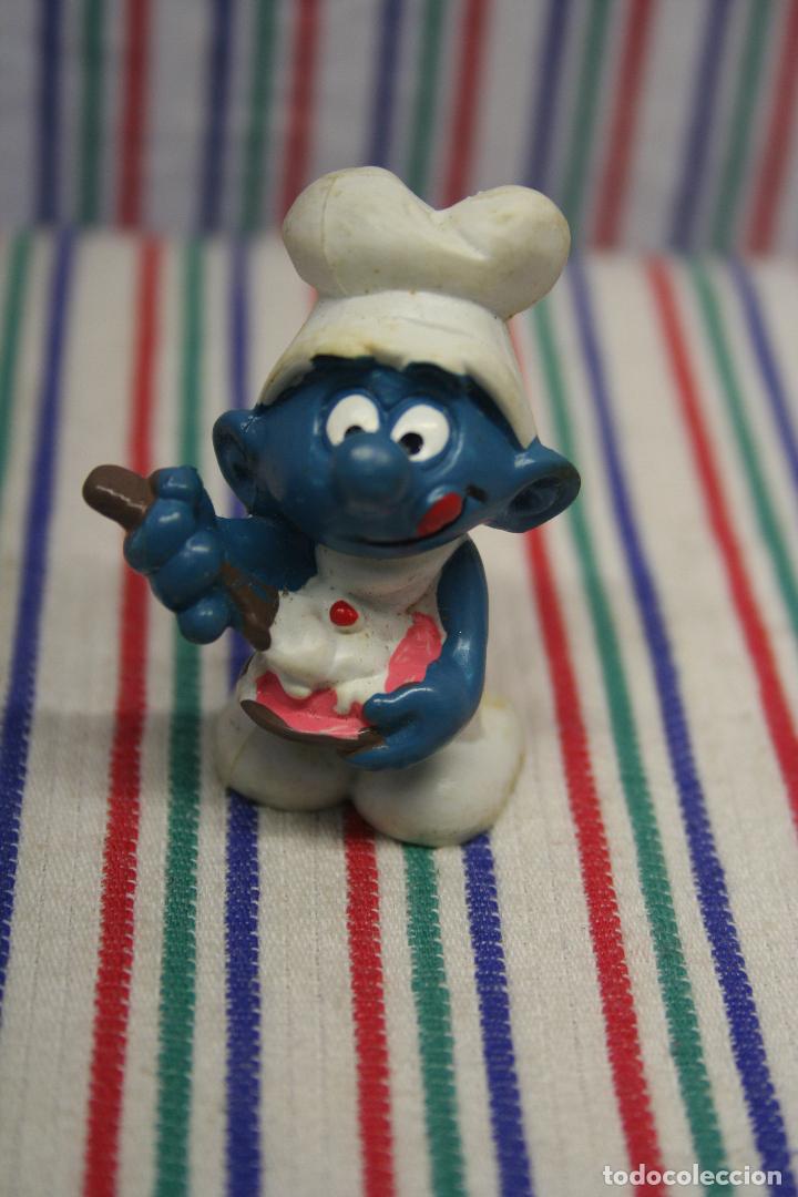 Figuras de goma y PVC: PITUFO GOLOSO DE SCHLEICH - Foto 1