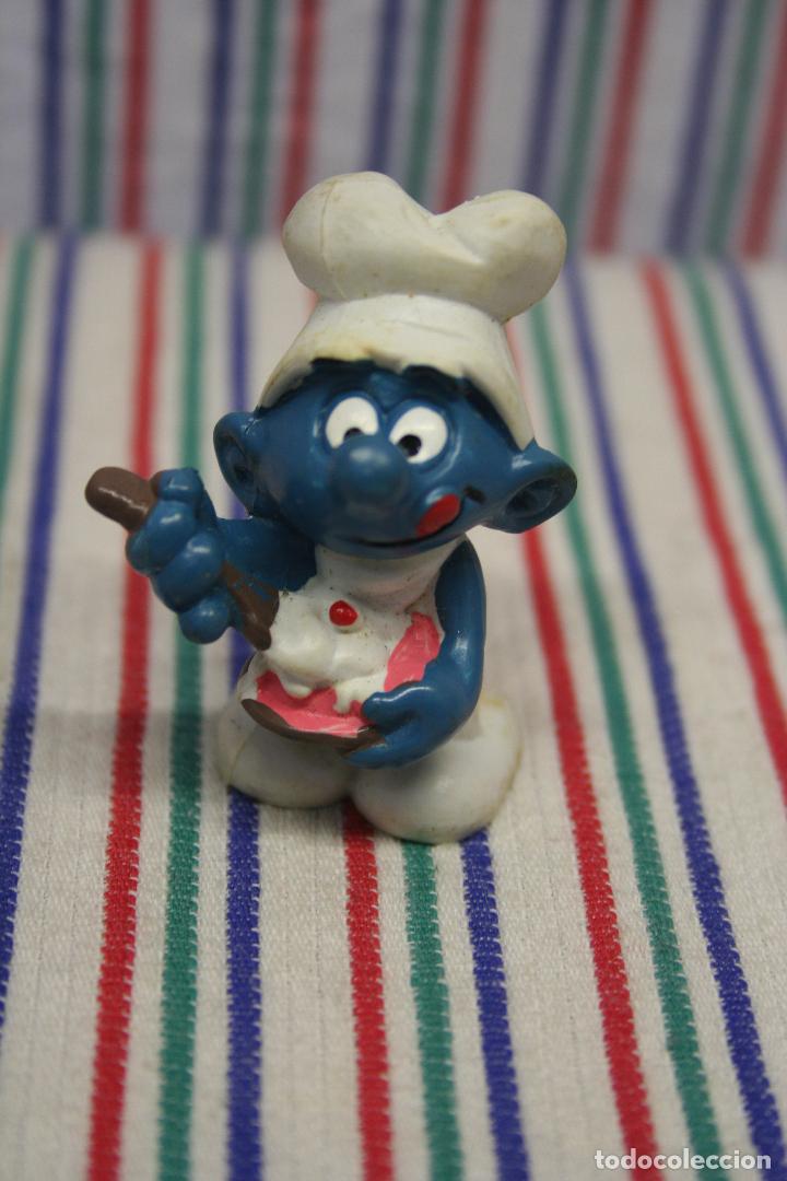 Figuras de goma y PVC: PITUFO GOLOSO DE SCHLEICH - Foto 2