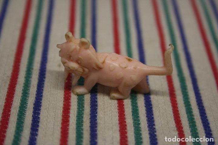 Figuras de goma y PVC: FIGURA DIENTES SABLE ROSA DUNKIN - Foto 2