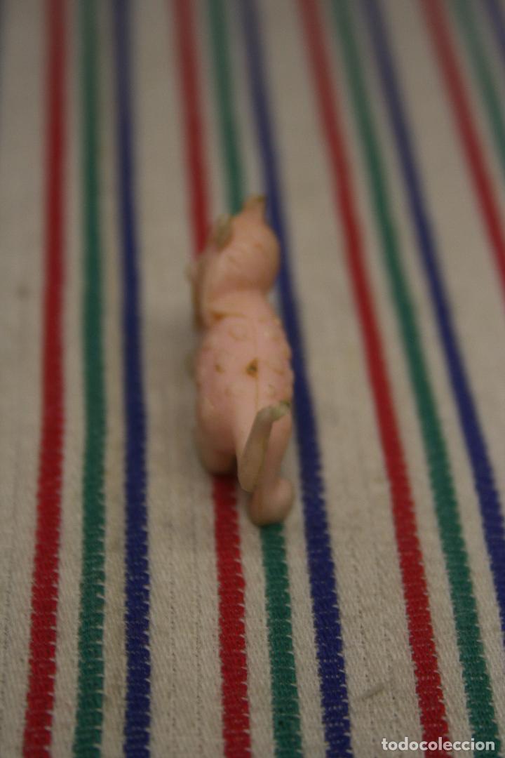 Figuras de goma y PVC: FIGURA DIENTES SABLE ROSA DUNKIN - Foto 5