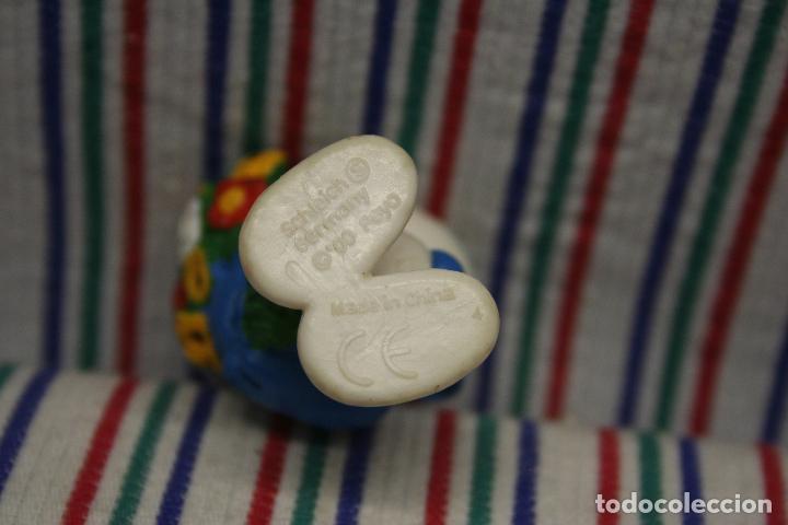 Figuras de goma y PVC: PITUFO CON RAMO DE SCHLEICH - Foto 6