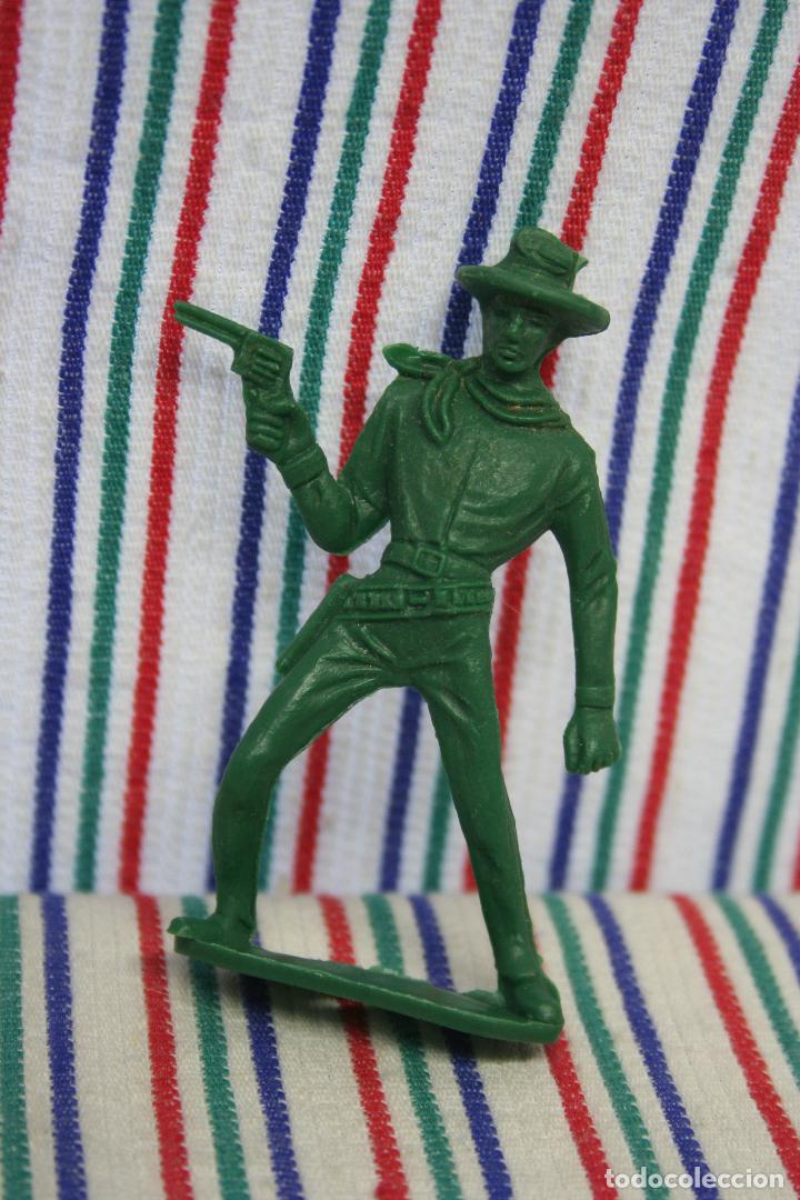 Figuras de goma y PVC: VAQUERO CON REVOLVER COMANSI - Foto 2