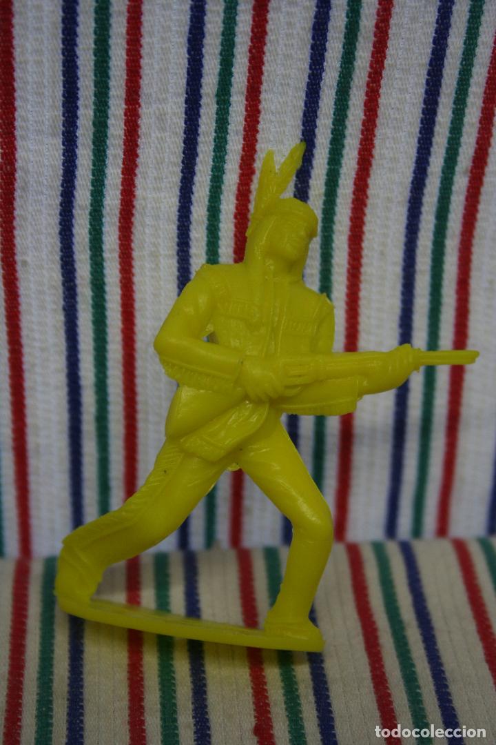 Figuras de goma y PVC: INDIO CON RIFLE COMANSI - Foto 2