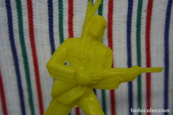 Figuras de goma y PVC: INDIO CON RIFLE COMANSI - Foto 4