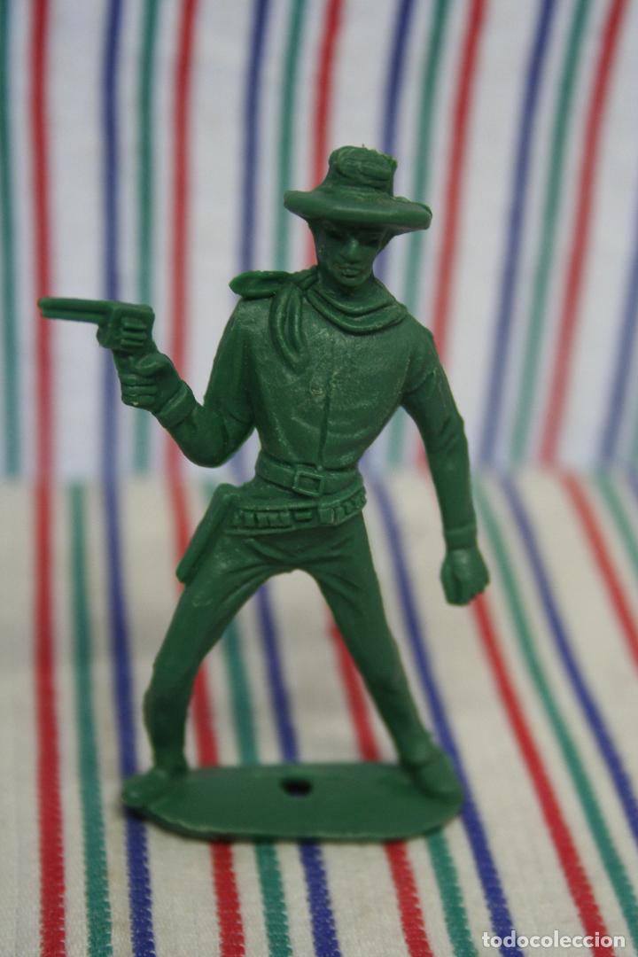 Figuras de goma y PVC: VAQUERO CON REVOLVER COMANSI - Foto 2