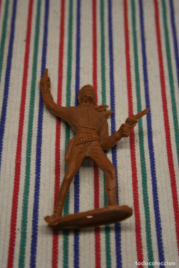 Figuras de goma y PVC: VAQUERO CON REVOLVER COMANSI - Foto 2