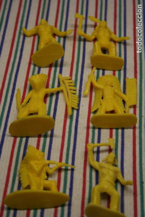 Figuras de goma y PVC: 6 INDIOS MADE IN CHINA - Foto 1