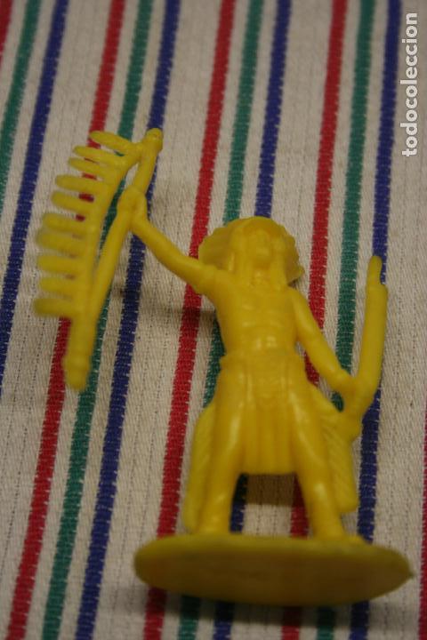 Figuras de goma y PVC: 6 INDIOS MADE IN CHINA - Foto 5