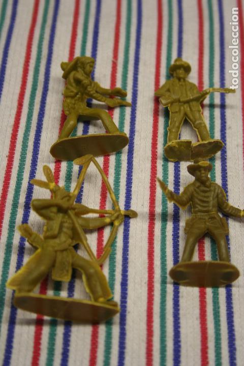 Figuras de goma y PVC: LOTE FIGURAS 1 INDIO 3 VAQUEROS - Foto 1