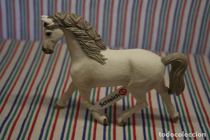 Figuras de goma y PVC: CABALLO HOLSTEINER DE SCHLEICH - Foto 2