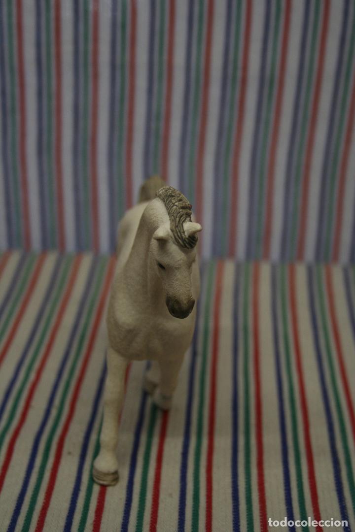 Figuras de goma y PVC: CABALLO HOLSTEINER DE SCHLEICH - Foto 4