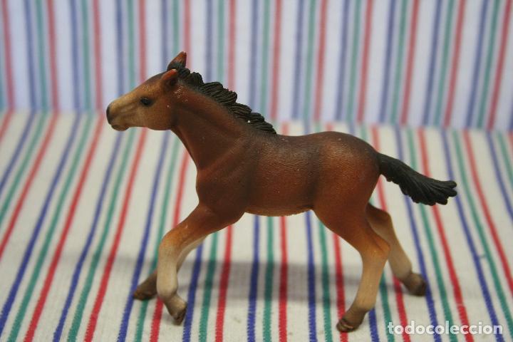 Figuras de goma y PVC: POTRO DE MUSTANG DE SCHLEICH - Foto 1