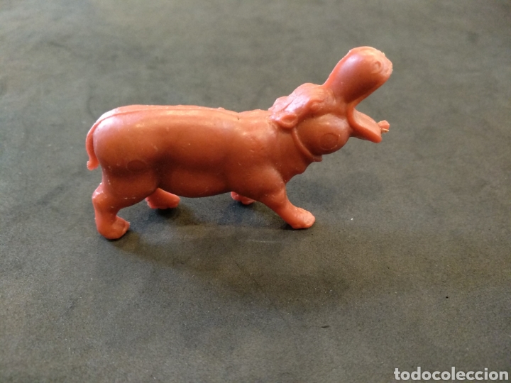 Figuras de goma y PVC: Figura hipop&oacute;tamo Dunkin - Foto 2