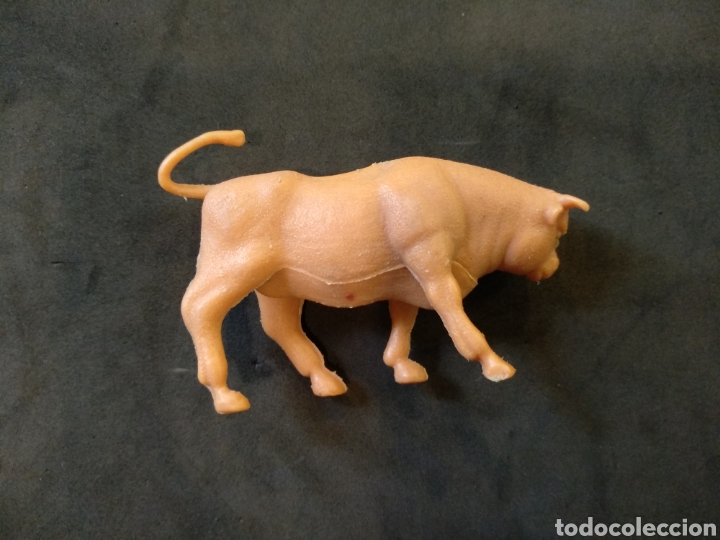 Figuras de goma y PVC: Figura toro Dunkin - Foto 2