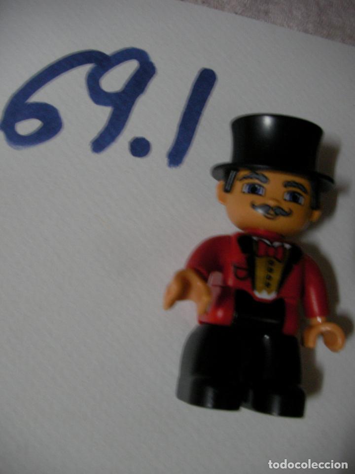 Rubber and PVC Figures: FIGURA DE GOMA O PVC DIRECTOR DE CIRCO - ENVIO INCLUIDO A ESPA&Ntilde;A