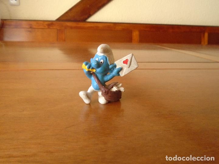 Figuras de Goma y PVC: LOS PITUFOS: PITUFO CARTERO CON DEFECTO. PEYO. W. GERMANY. VER DESCRIPCI&Oacute;N.