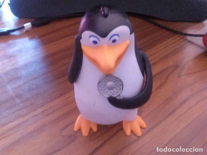 Figurines en Caoutchouc et PVC: PINGUINO COME MONEDAS. FIGURA DE BURGUER KING. CON MECANISMO SE COME LA MONEDA. BUEN ESTADO