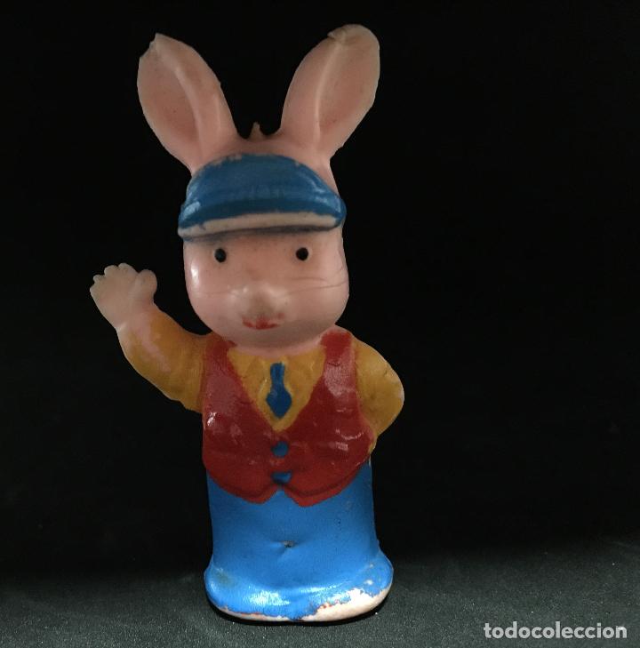 Figuras de goma y PVC: mu&ntilde;eco figura de goma pvc toei tve conejo de la aldea del arce