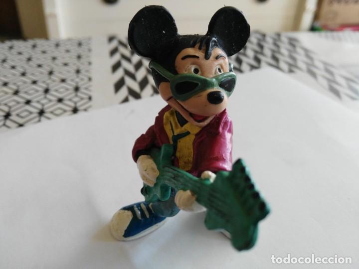 Figuras de goma y PVC: mickey guitarrista - bully - Foto 1