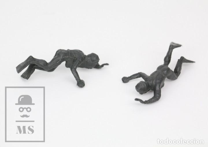 Figurines en Caoutchouc et PVC: Pareja de Hombres Rana / Buceadores de Pl&aacute;stico - Pech ? - Largo 7,5 cm
