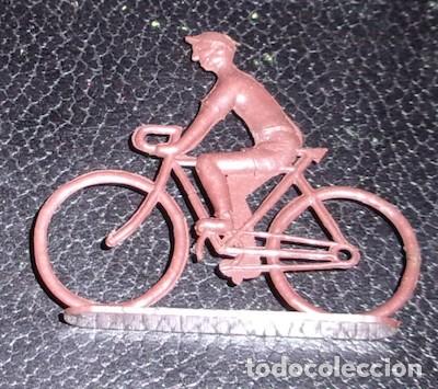 Figuras de goma y PVC: CICLISTA MONTAPLEX, DE PL&Aacute;STICO DURO - Foto 1