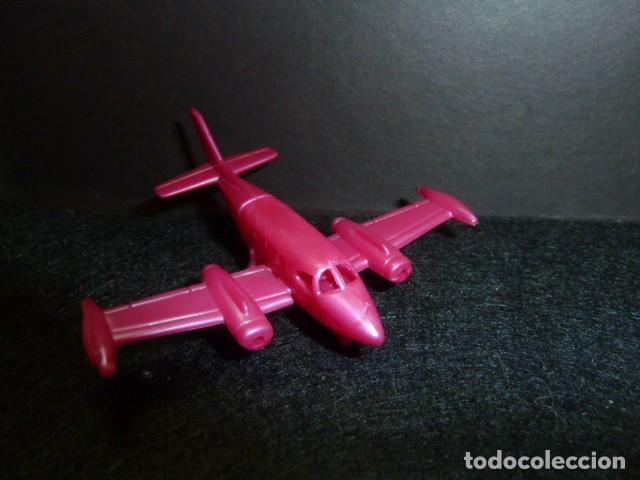 Figuras de goma Kinder: Avi&oacute;n rosa. Kinder sorpresa - Foto 1