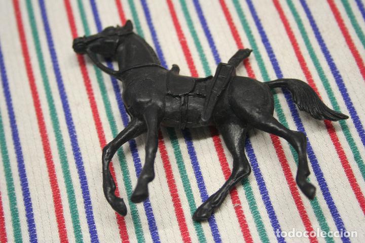 Figuras de goma y PVC: LOTE 3 CABALLOS NEGROS - Foto 4