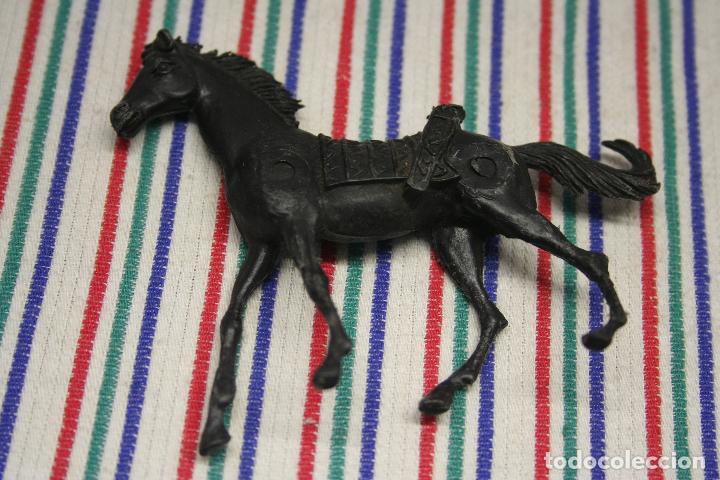 Figuras de goma y PVC: LOTE 3 CABALLOS NEGROS - Foto 5