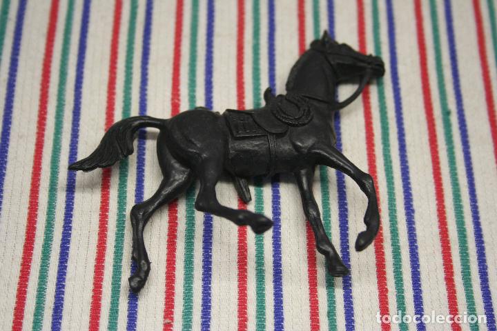 Figuras de goma y PVC: LOTE 3 CABALLOS NEGROS - Foto 6